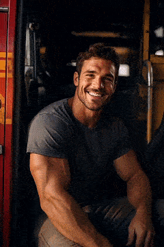 Sevimli kız arkadaşın sana atılıyor