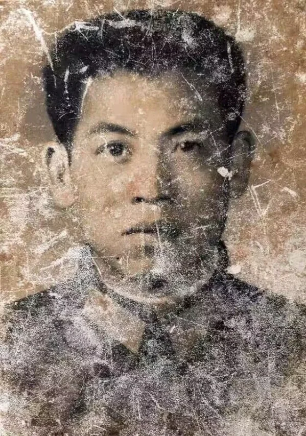 qwen edit(Restoration of old photos) 1