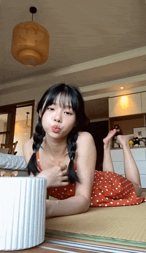Video: Cute Summer Girl