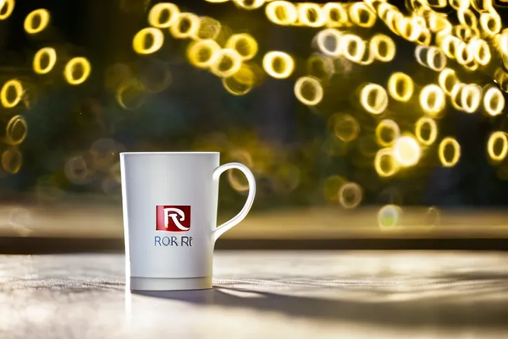 500R,((a cup on the table)),bright background,masterpiece,best quality,super detailed,high resolution,very detailed,8k uhd, (fidelity, fidelity: 1.5) , realistic, (natural light), (bokeh: 1.5), (depth of field:1.2), bokeh background, amazing, fine detail, best, high quality, RAW photo,