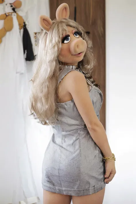 a highly realistic photo of Misspiggy, round ass, from behind, <lora:roundassv1:0.75>, ultra realistic, highly detailed, jyper realistic, sharp, photo by Annie Leibovitz, film, studio lighting, detailed skin, ultra realistic, bokeh, sharp features <lora:Misspiggy:0.85>