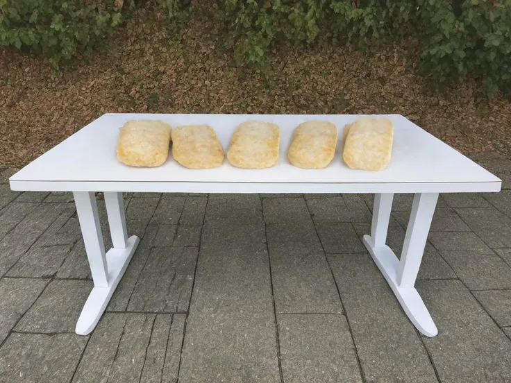 small,senbei body ,<lora:senbei:0.95>