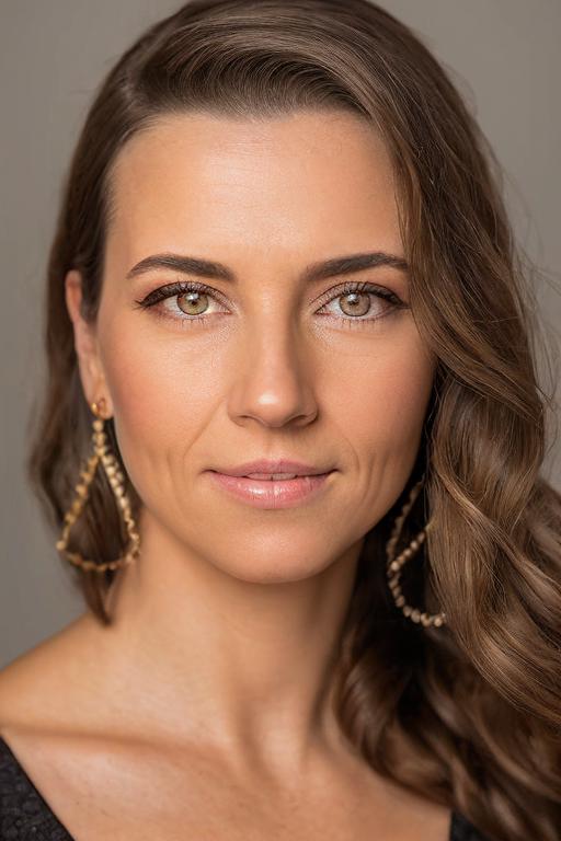 Linda Cardellini v1.0