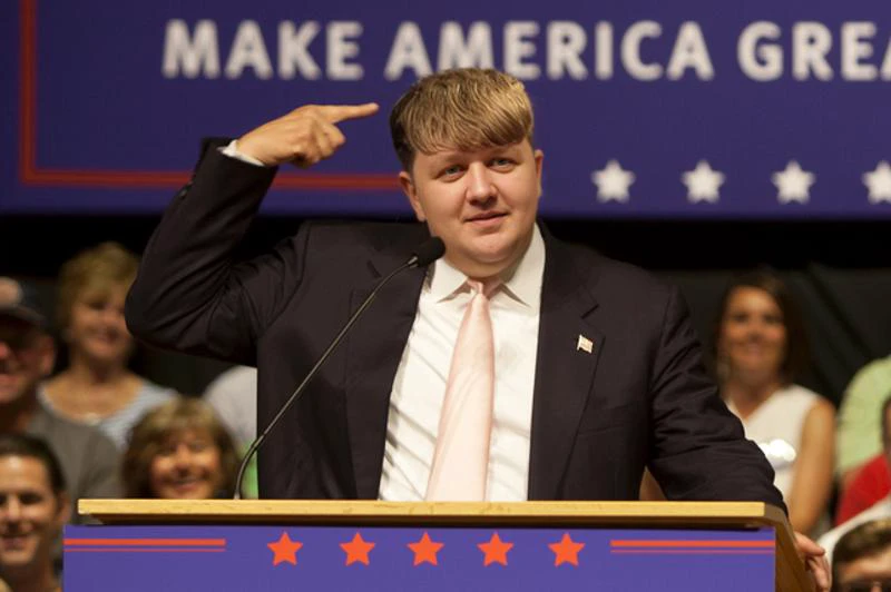 Trump was arrested by police at the White House,hair messy,