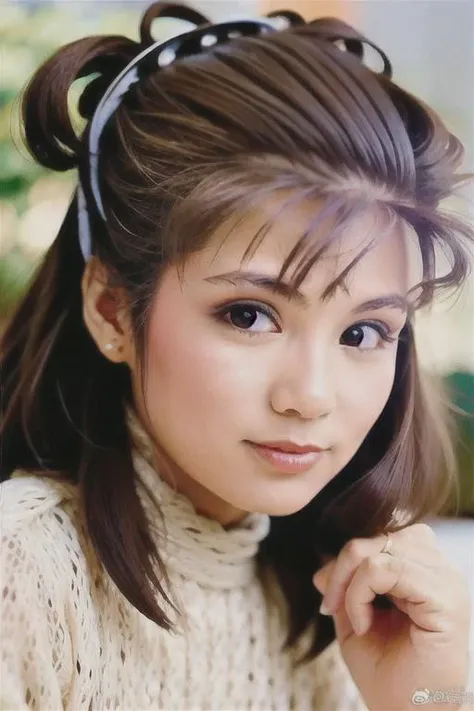 best quality, masterpiece, (realistic:1.2), 1 girl, brown hair, brown eyes,Front, detailed face, beautiful eyes