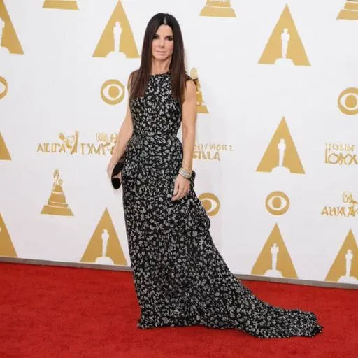 <lora:sandra_bullock_loha:1>s4ndr4, sandra bullock, 1girl, solo, dress, long hair, realistic, black hair, handbag, bag, bracelet, jewelry, standing, looking at viewer
