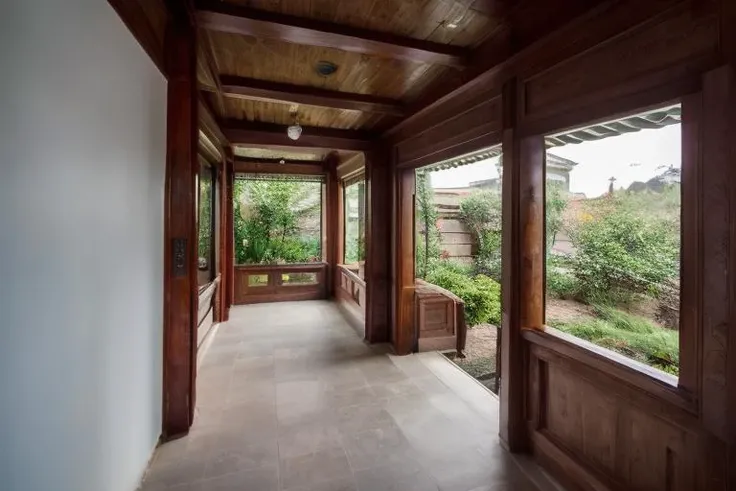 masterpiece,best quality ,realistic,(architectural photography:1.1)


suzhouyuanlin,no humans,garden,building,architecture,Architectural design,Building details,facade details,water,white wall,out doors
