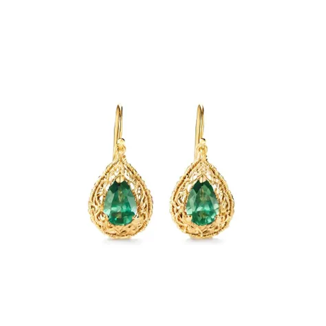 Close-up shot of earrings made of gold thread, emerald, handmade, gold thread workmanship, dreamy quality, small and exquisite, precise lines, noble, luxurious, stunning, detail, delicate light and shadow