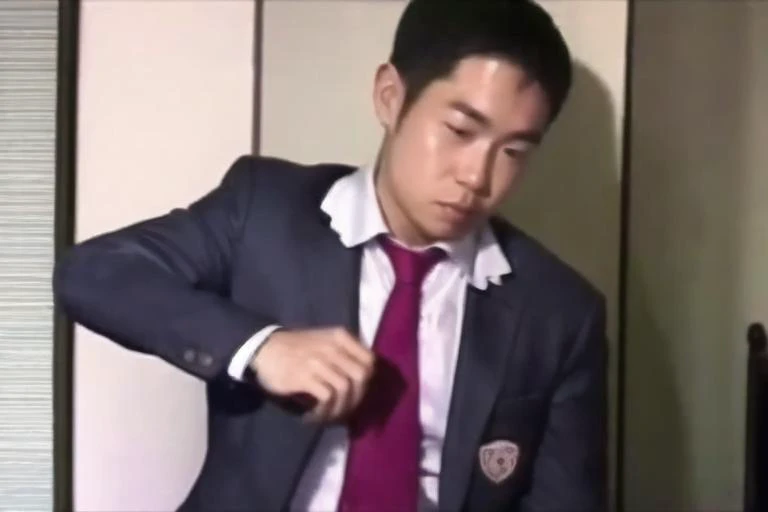 solo,1male,
wearing a suit,necktie,
in the street,tokyo,detailed background,
<lora:YajuSenpai_V10:0.85>,yaju senpai,