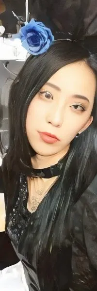a woman  <lora:Moametal-10:1>
