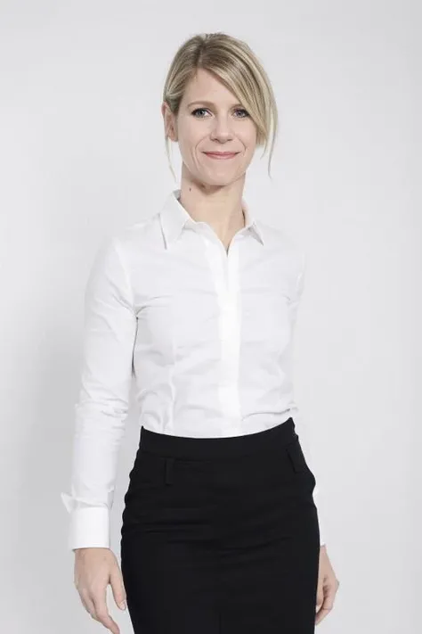 1 girl,(((full body))) ,dynamic pose, (classroom), white shirt, black pencil skirt, teaching  <lora:marina_fois_v01:1> ((((marinafois)))), blonde,