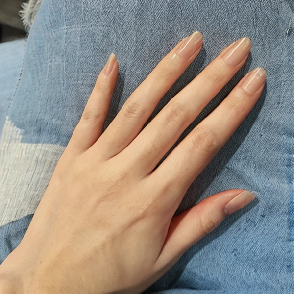 best quality, masterpiece,1hand,hand, realistic, photorealistic,dappled sunlight,studio lighting,,detailed fingers,
hand101,folded fingers:1.6,fingers folded,folded fingers,
<lora:handmix101:0.8>