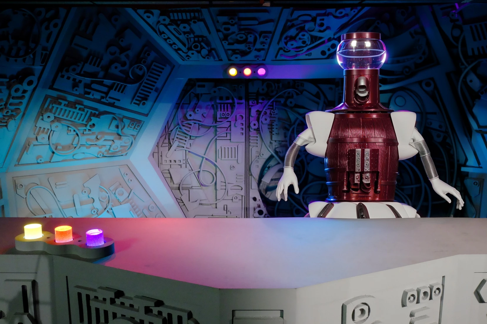 RAW photo of a robot <lora:Tom_Servo:1.5>