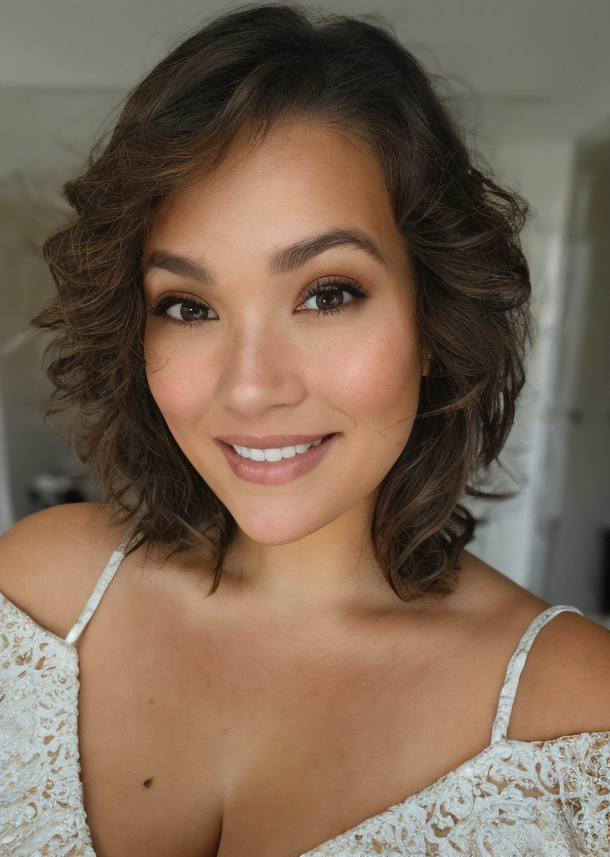<lora:gabrielle:1>
photo of beautiful (gabrielle),((ultra detailed, masterpiece, best quality)), best quality, ultra high res, ultra detailed face and eyes, (photorealistic:1.4), 1girl, Brown hair, brown eyes
BREAK, knee high picture of a woman standing in a mini dress, standing in the entry way of a mansion, breasts, brown eyes, cleavage, depth of field, dress, hand on own face, jewelry, lips, pantyhose, realistic, short hair, (looking at viewer,) makeup, (extremely detailed skin), (flawless skin), (model pose), (natural light), (high quality photography), (intricate details), (8k), (HDR), (sharp focus) (Perfect Face)