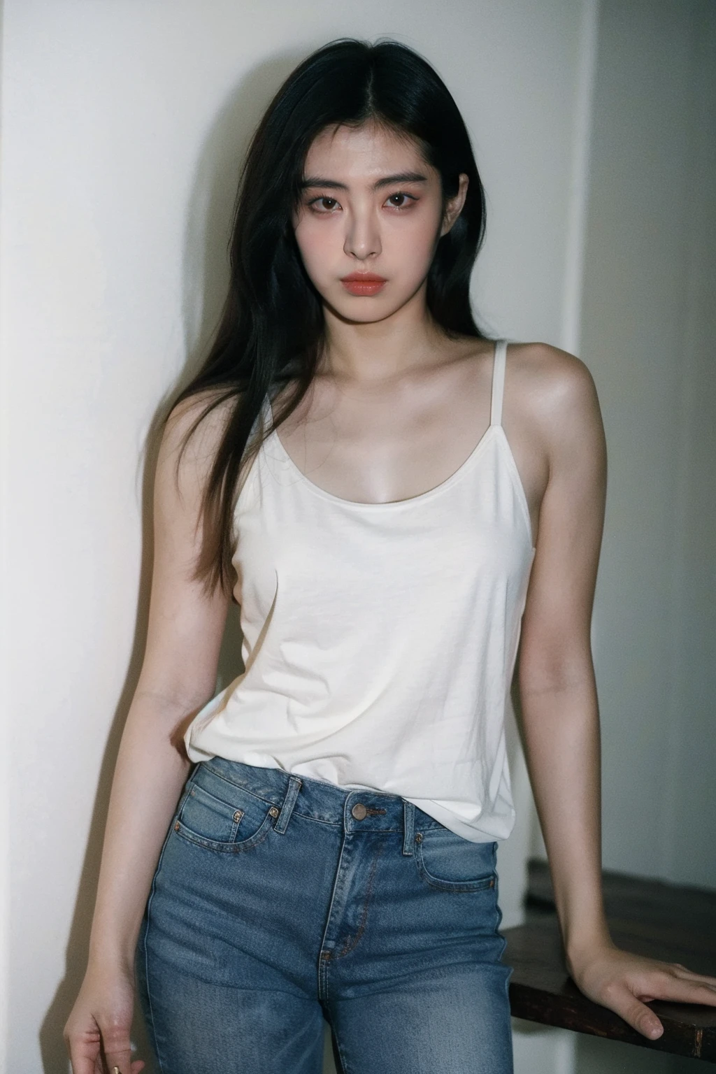 (realistic), (hyperrealism),best quality, masterpiece,ultra high res, (photorealistic:1.4),1girl,(looking at viewer:1.2),1girl, solo, realistic, looking at viewer, parted lips,  short jeans, tanktop,
,   <lora:makina69_joeywong_v1.0:1>