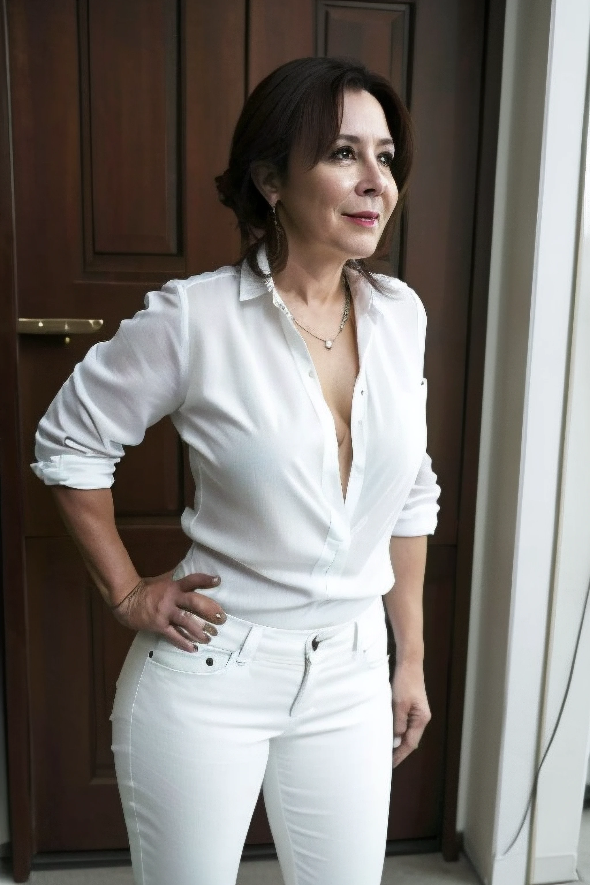 masterpiece, best quality, <lora:yolandapalacios:0.7> yoladapalacios is a woman, she is wearing a white shirt, looking at the camera,8k, standing, jeans