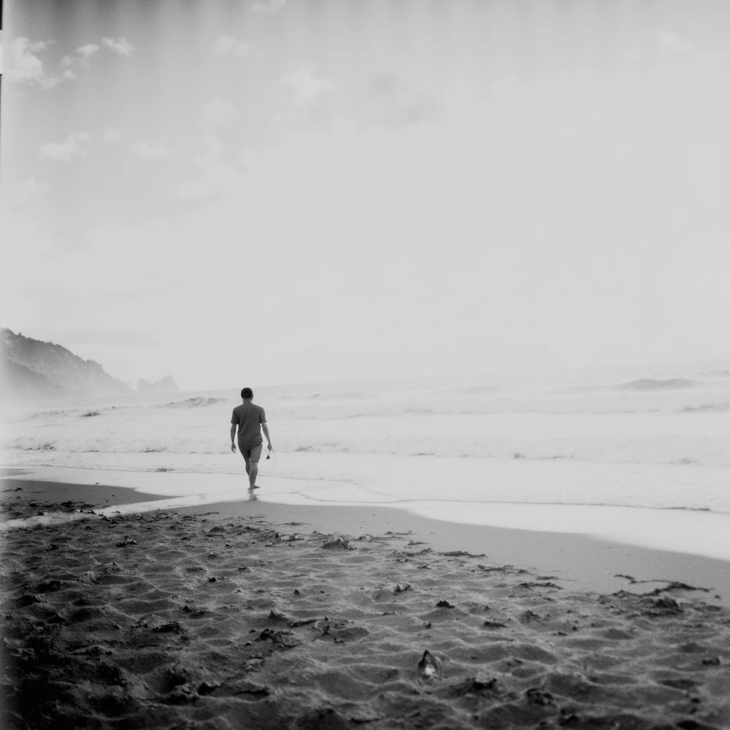 KB_ilford_xp_super_FLUX, instagram photo, a foggy beach in sri lanka, hard shadows, film grain