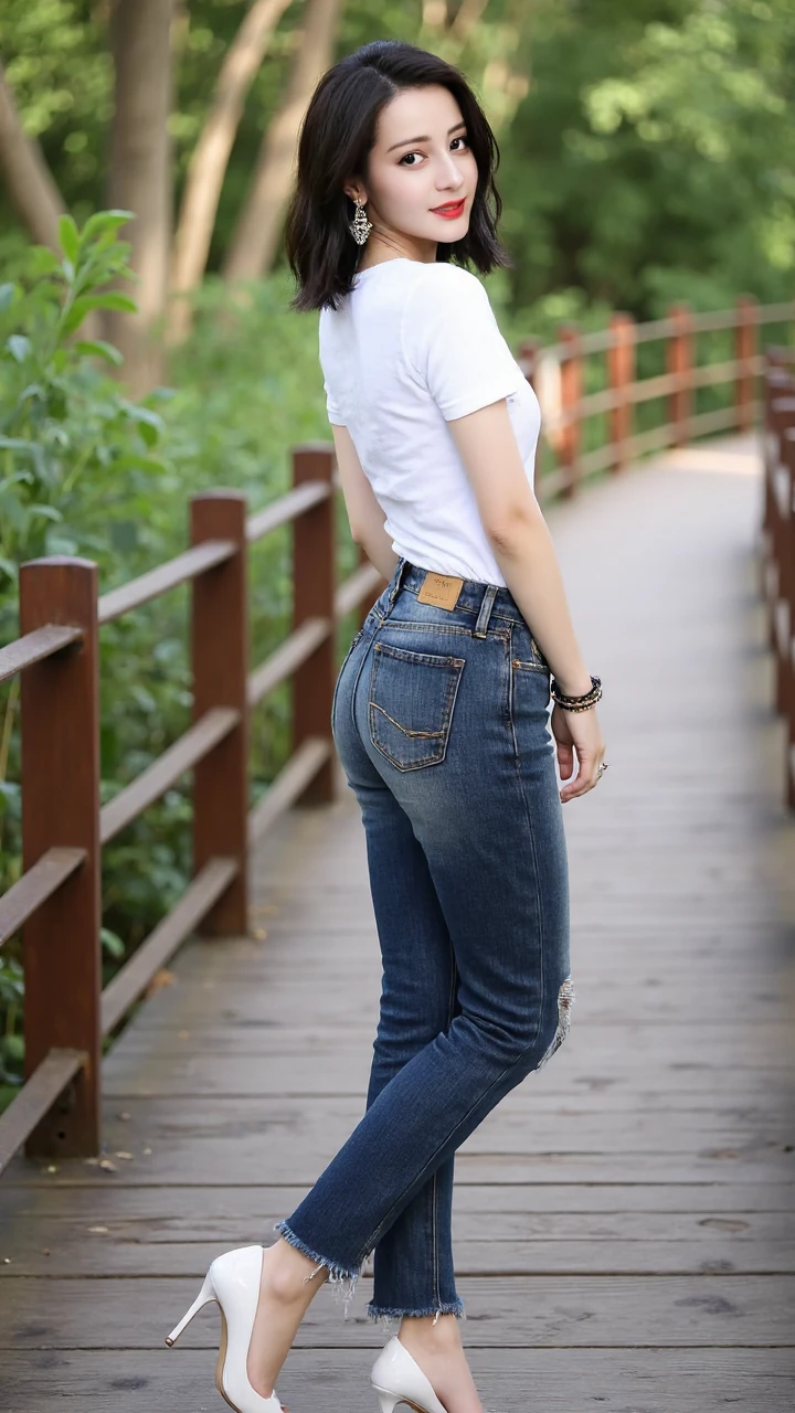 12 year old 2d female character with semi short hair, camiseta sin mangas y pantalones de malla negros para juego de plataformas..