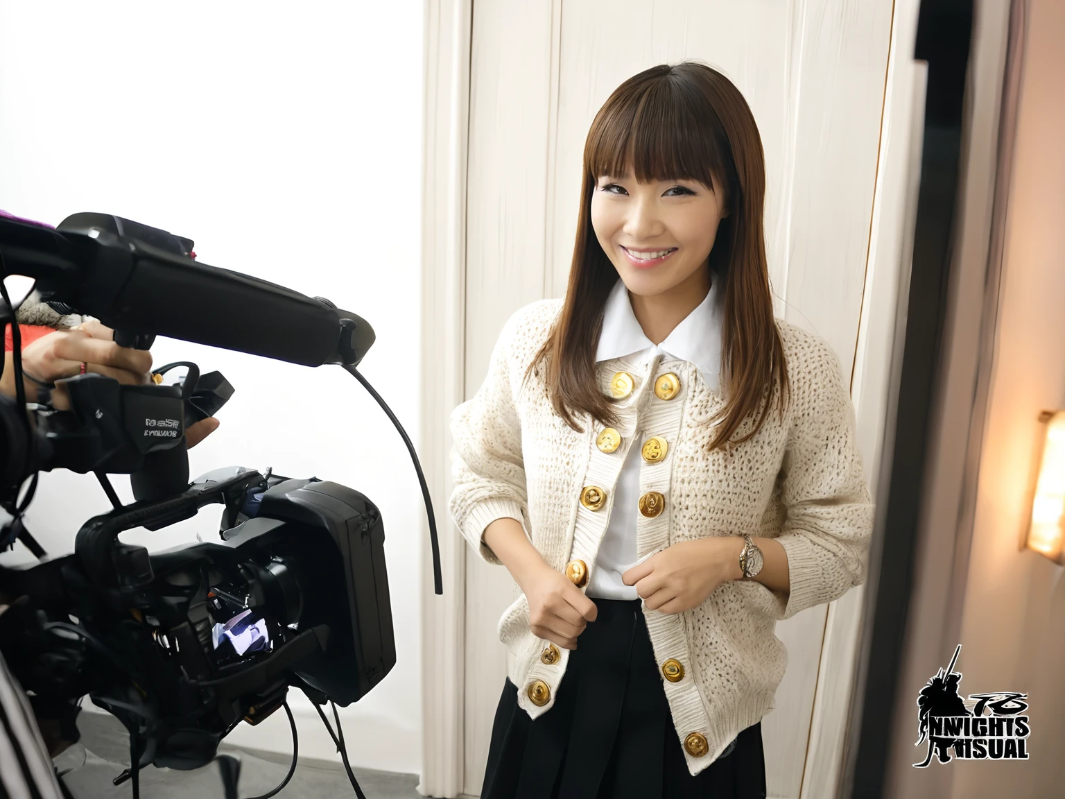 Very beautiful Japanese female announcer, 
(RAW Photos, Highest quality), (Realistic, Realistic:1.4), (masterpiece), 
Very delicate and beautiful, Very detailed, 2k wallpaper, wonderful, finely, Very detailed CG Unity 8k 壁紙, Very detailed, High resolution, Soft Light, 
Beautiful detailed girl, Very detailed目と顔, Beautiful and sophisticated nose, Finely beautiful eyes, Cinema Lighting, 
(I am doing a gravure shoot......:1.5), (Outdoor),
(short hair), 
Complete Anatomy, Slender body, Small breasts, smile,