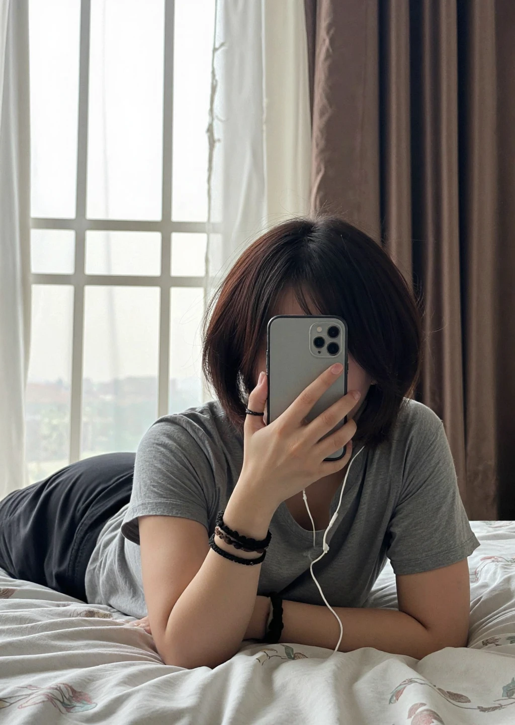 Mirror Selfie Flux [No Face Change - SFW+NSFW] SD1.5