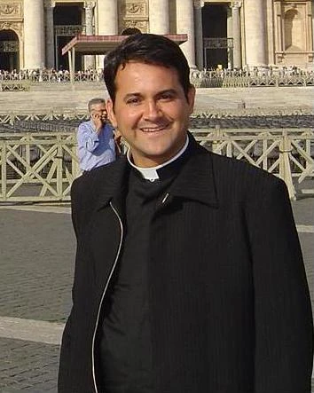 Um sortudo Padre visitando o Vaticano e o nosso Papa Francisco