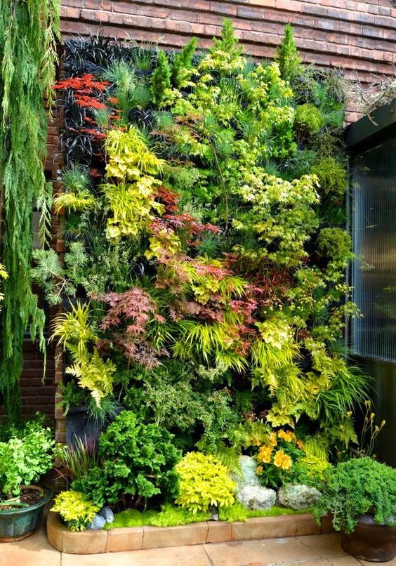 Creation of a three-dimensional green transitional space.