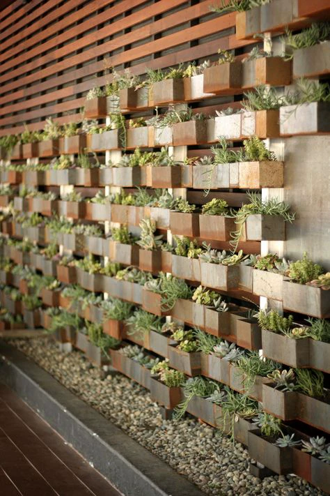 Creation of a three-dimensional green transitional space.