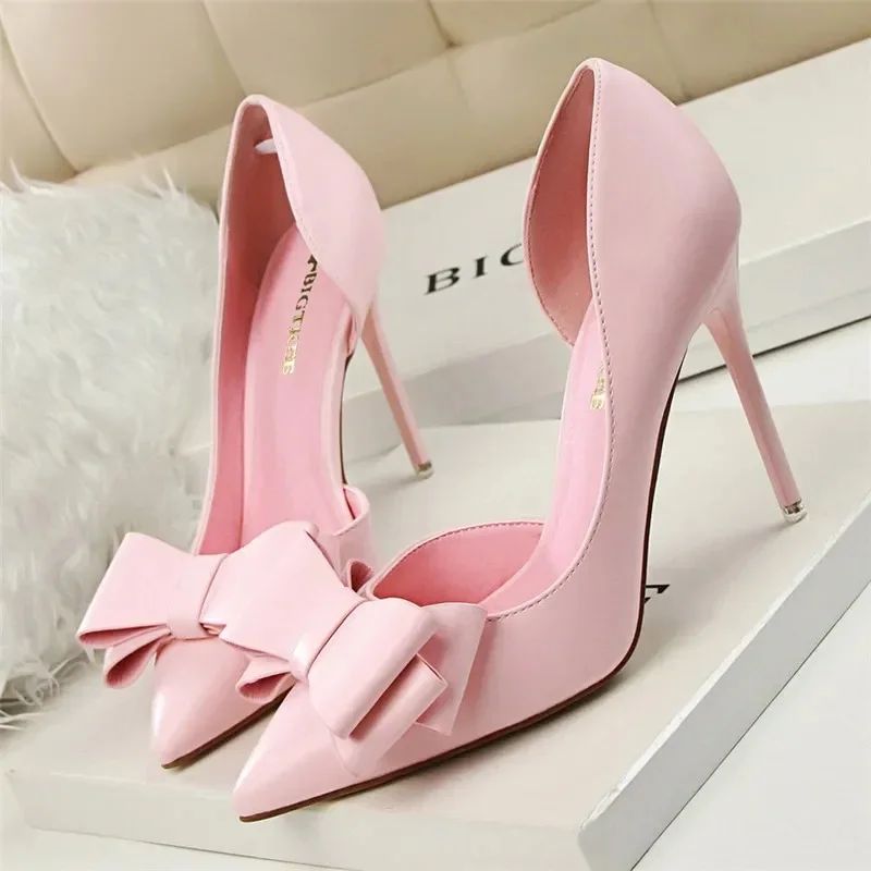 Girls like fashion