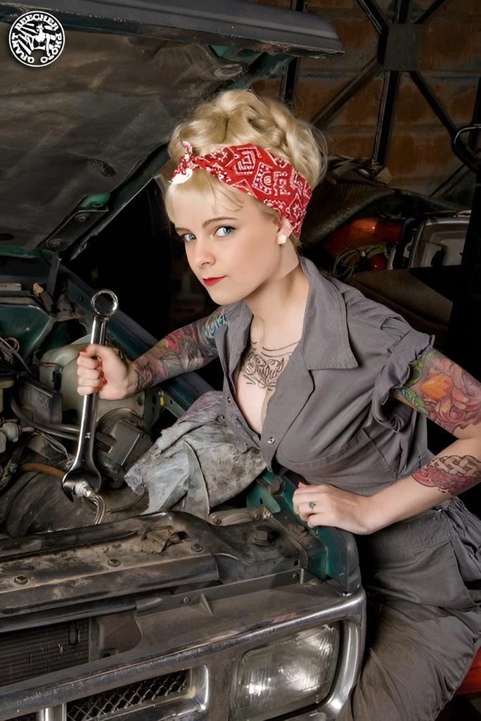 Mechanik Girl