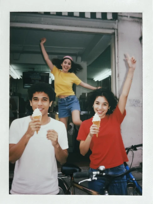 Polaroid com a melhor amiga