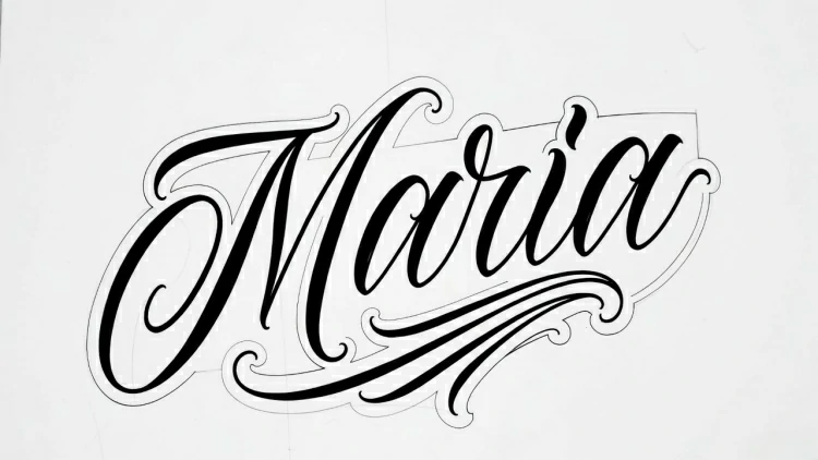 Tatuagem lettering chicano com nome Maria