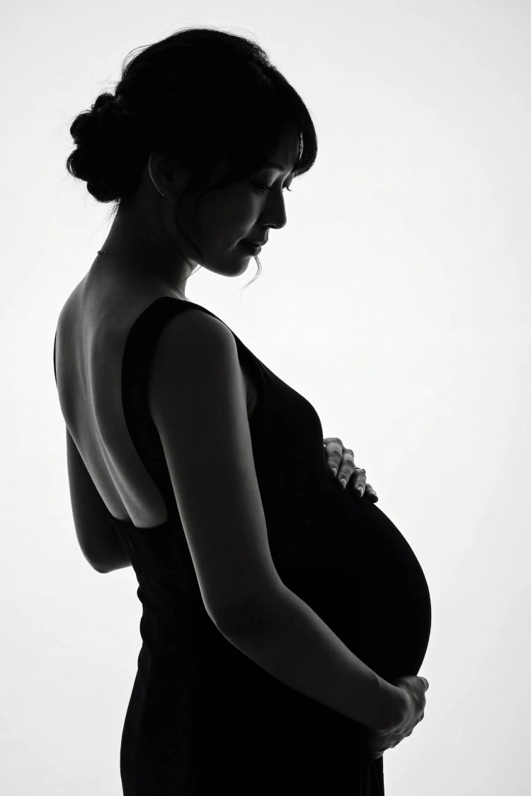 逆光シルエット マタニティフォト