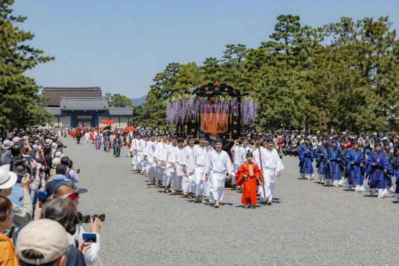 京都御所を出発する路頭の儀