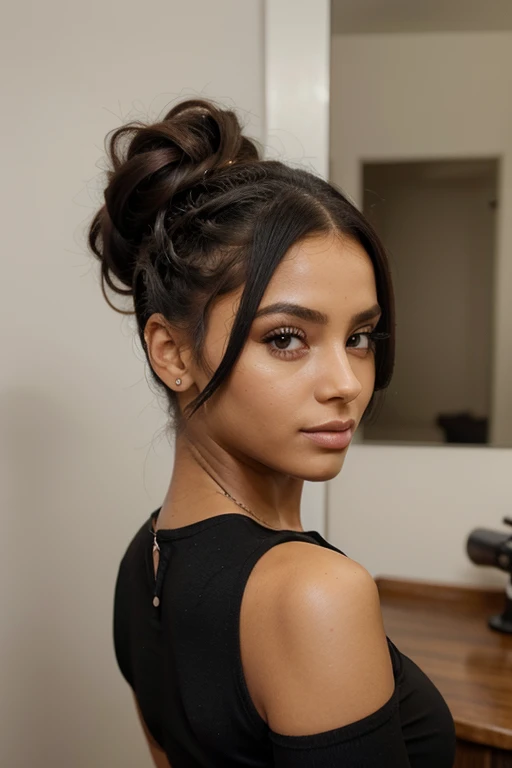 Penteado beleza e cuidados com o cabelo mulher negra bonita com longos cabelos pretos naturais, imagem de meio corpo, retrato glamour para