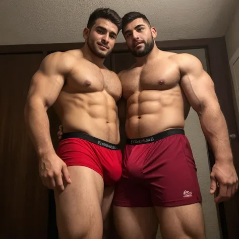 2 padres guapos, musculosos, boxers en solitario de EE. UU., con un bulto muy grande y largo en la entrepierna.