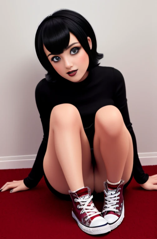 Mavis tiene la piel blanca, hermosos ojos rojos, y un corte de pelo corto de color negro. Ella usa un vestido de color negro, medias de color negro y rojo y unas zapatillas de color rojo estilos Converse.