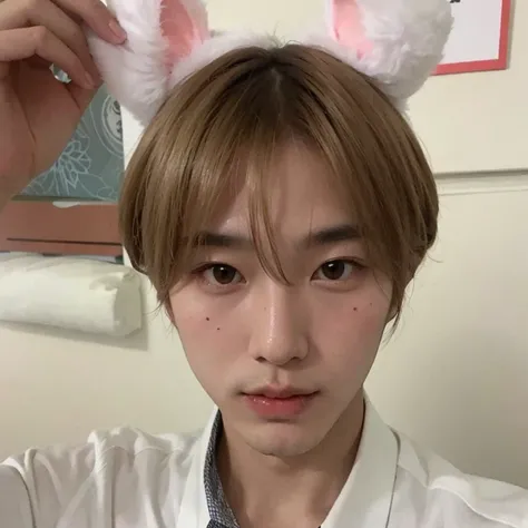 Minseo Asian man with light hair,looking at the camera and wearing her cute little bunny ears, rosto minseo Idol de kpop do grupo drippin,beautiful pale and delicate Korean face