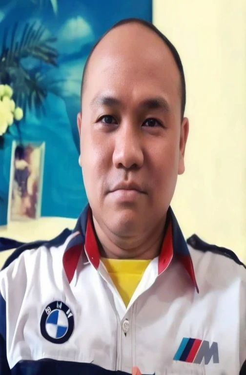 arafed man in a white jacket and blue and white jacket, john jude palencar, mohamed chahin, ramil sunga, dzung phung dinh, andy worhol, h. kyoht luterman, henry ascensio, bao pham, uploaded, nivanh chanthara, zeng fanzh, professional picture, ismail