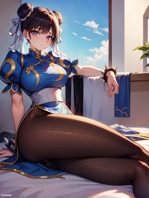 chun li, deitada numa cama branca, cama branca, uniforme azul classico, brown tights, belos olhos, olhos detalhados , quarto a tarde, pose sexy, olhando para frente, corpo sexy, belas coxas