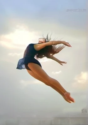 Alafid woman in blue dress jumping in the air, dynamic dance photography, Jumping and floating pose, dramatic floating pose, Dramatic magic levitation pose, modern dance poses, 一个女人Floating in mid-air, modern dance, Floating above the ground, modern dance审...