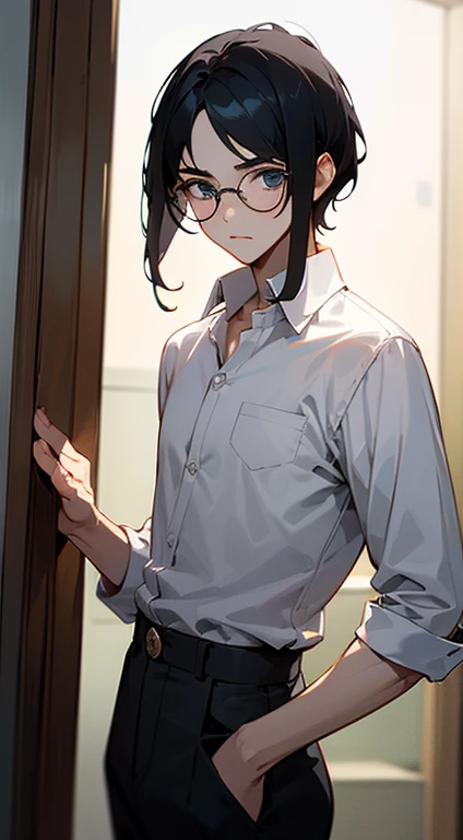 Young man with black hair and glasses、White Y shirt and pants、serious appearance、olhos calmos、Olhar ansioso、olhos pretos、Postura deprimida、homem de cabelo curto、