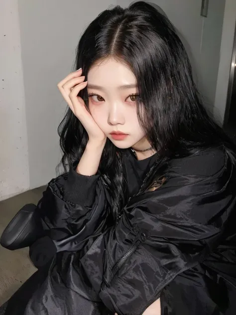 hay una mujer sentada en una silla con la mano en la cabeza, ulzzang, cruel korean gothic girl, sui ishida con negro hair, con negro, jennie rosa negro, tsuki billlie, retrato de jossi de blackpink, muchacha coreana, wearing Japanese technical clothing, el...