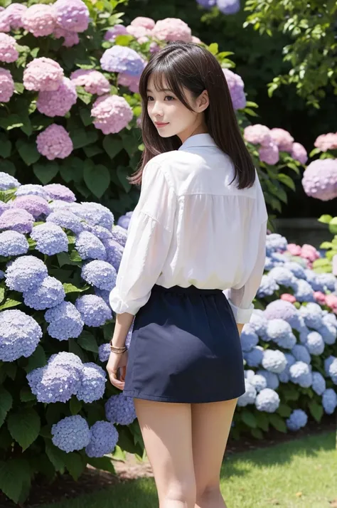 A 21-year-old girl wearing a miniskirt、In the hydrangea park。