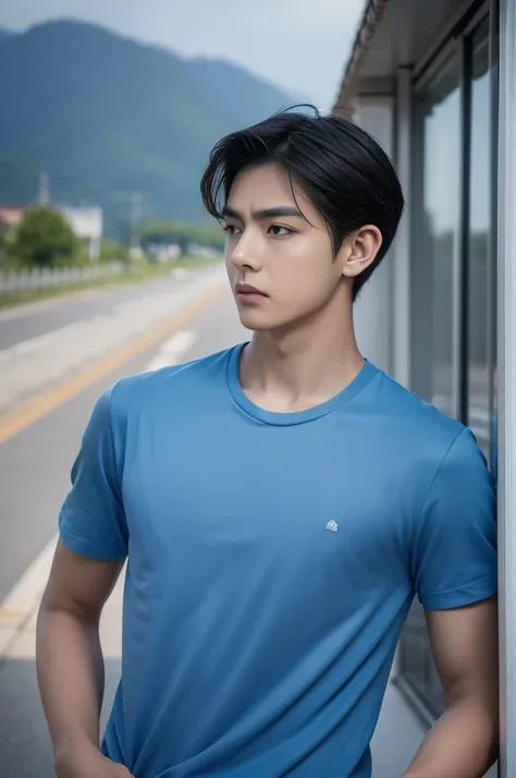 young man in a blue shirt Standing on the roadside with a serious expression, looking into the distance，Eyebrows frowned.，He looked worried.，Turn your head slightly.，Cloudy day, coffee shop