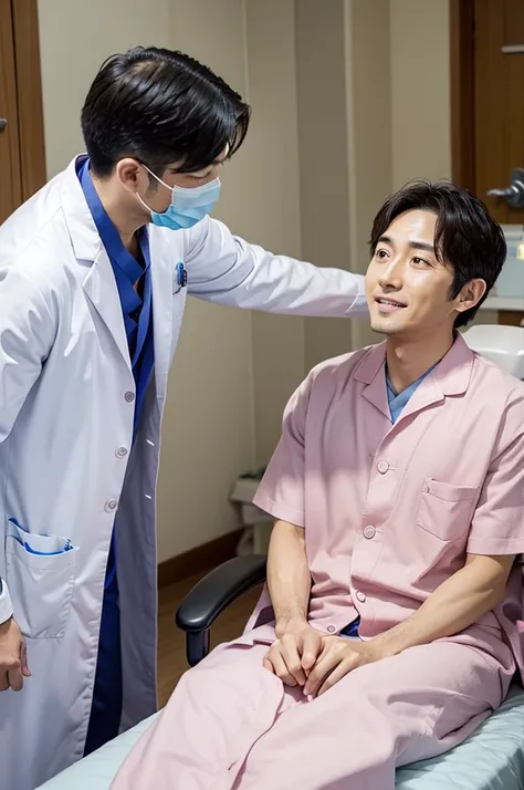 dentist　male　Handsome man in his 30s　Wearing a lab coat　Japanese　Visiting the clinic　Treating a patient The patient is elderly　Scene during treatment　Treatment in a private home　The patient is lying on the bed