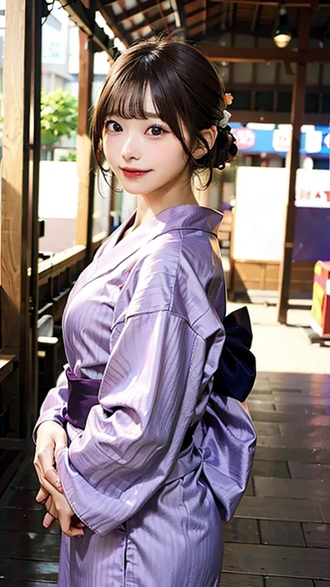 Young woman in yukata、Brown Bob、A simple purple yukata、Festival stalls in the background。