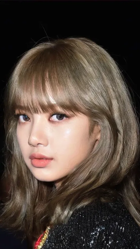 Close-up of a woman with long blonde hair, Lisa de blackpink, Retrato de Lisa de blackpink, Jennie the Blackpink, wongyoung de ive, Nariz de Lisa de blackpink, ive wonyoung lips, South Korean popular makeup by Wongyoung from IVE, Lisa BlackPink Portrait, B...