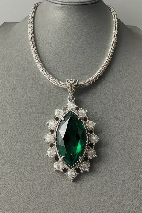 Silver wonderful jewelry great quality masterpiece, more ostentatious, great color green red