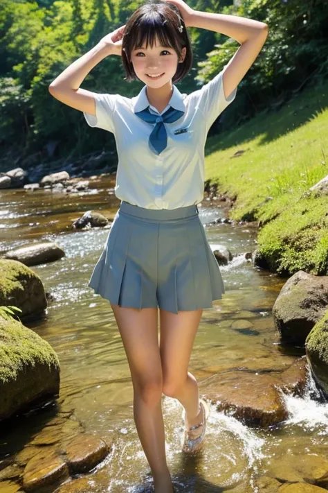 Summer Maiden。
Country girl frolicking in a mountain stream。
15 years old, short hair, uniform, after sunburn