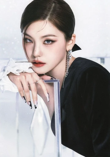 image of a woman in black and white clothing and red lipstick, blackpink jenny, retrato de josh de blackpink, josh de blackpink,...